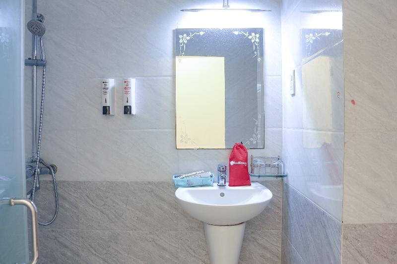 Reddoorz Plus @ Dong Den Street Hotell Ho Chi Minh-staden Exteriör bild
