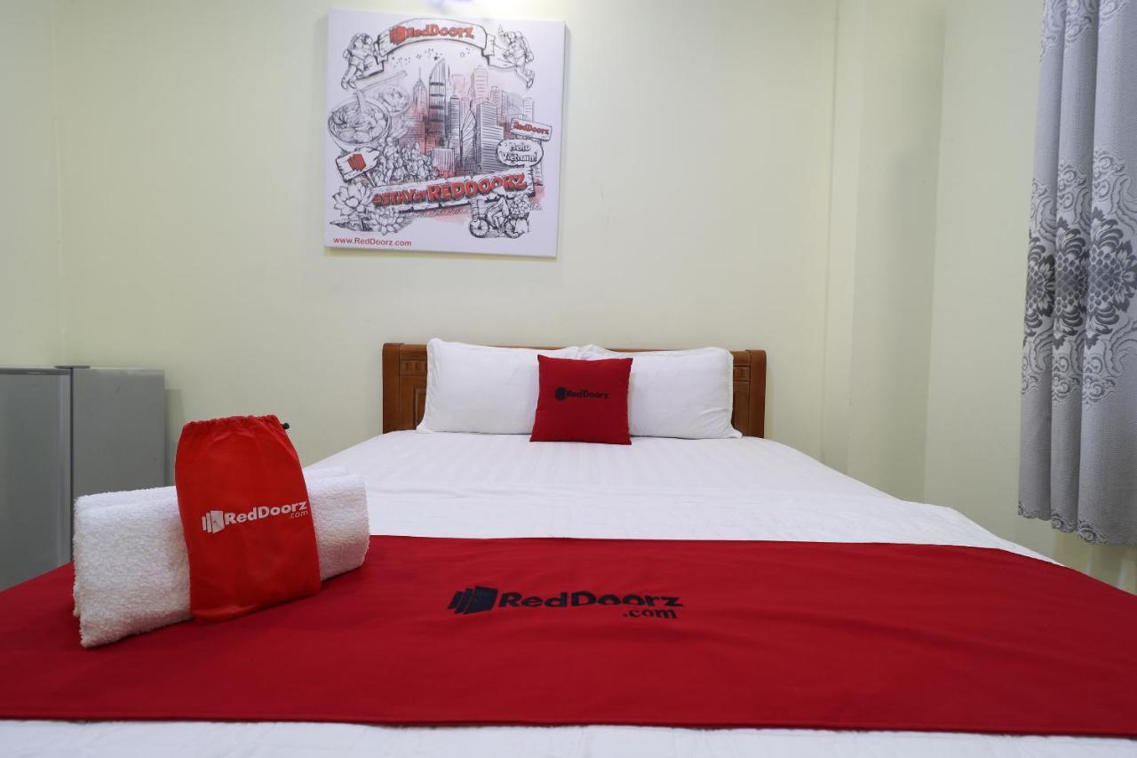 Reddoorz Plus @ Dong Den Street Hotell Ho Chi Minh-staden Exteriör bild
