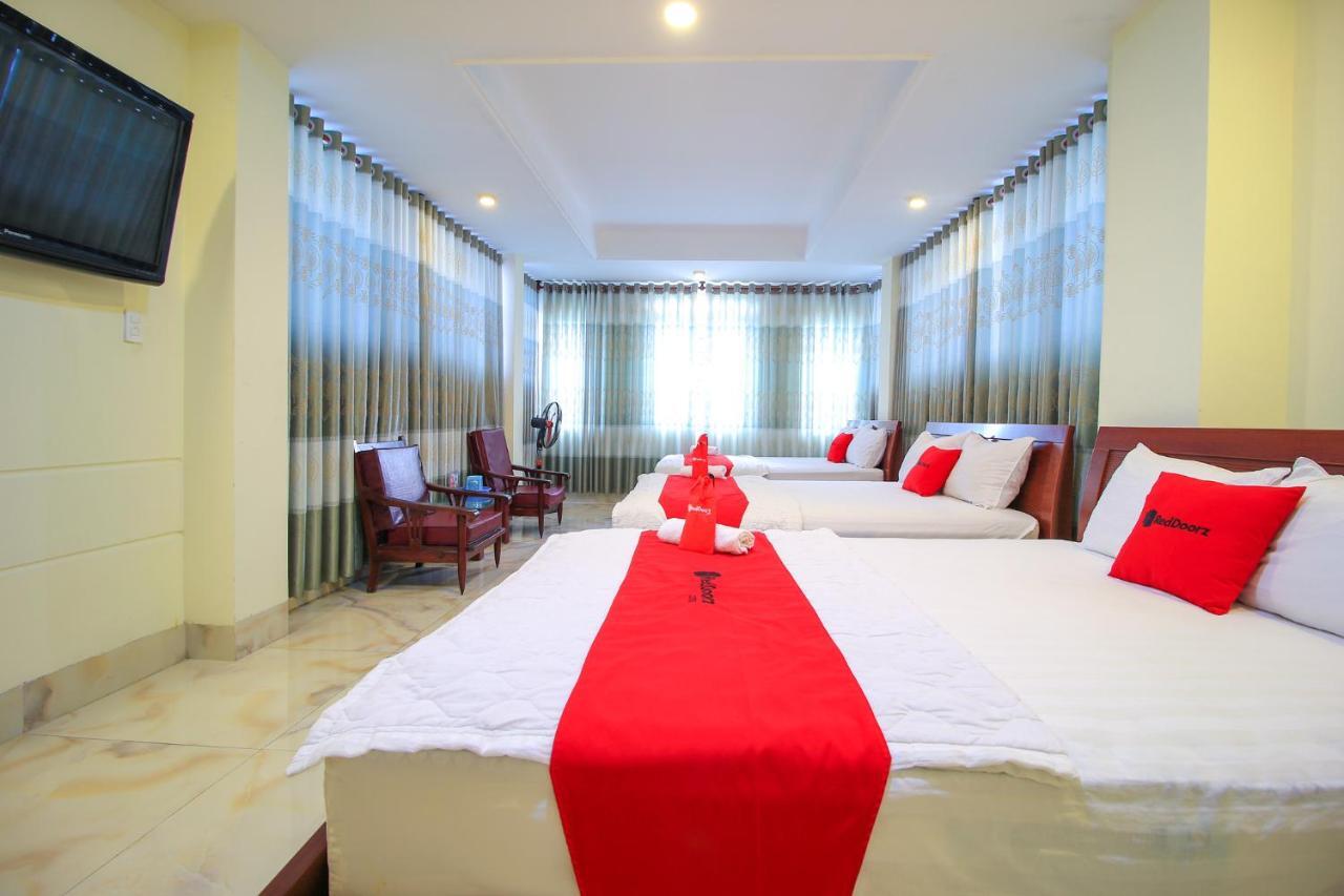 Reddoorz Plus @ Dong Den Street Hotell Ho Chi Minh-staden Exteriör bild