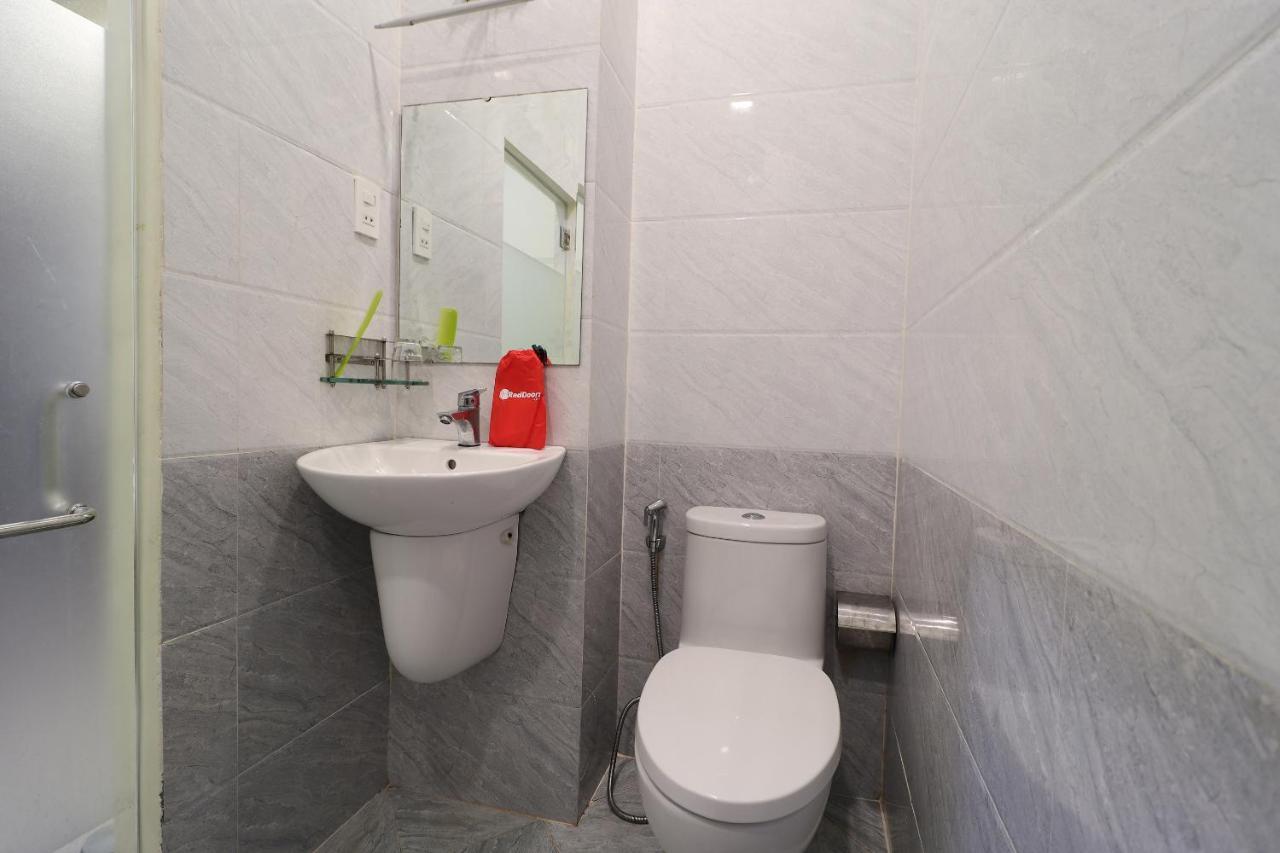 Reddoorz Plus @ Dong Den Street Hotell Ho Chi Minh-staden Exteriör bild