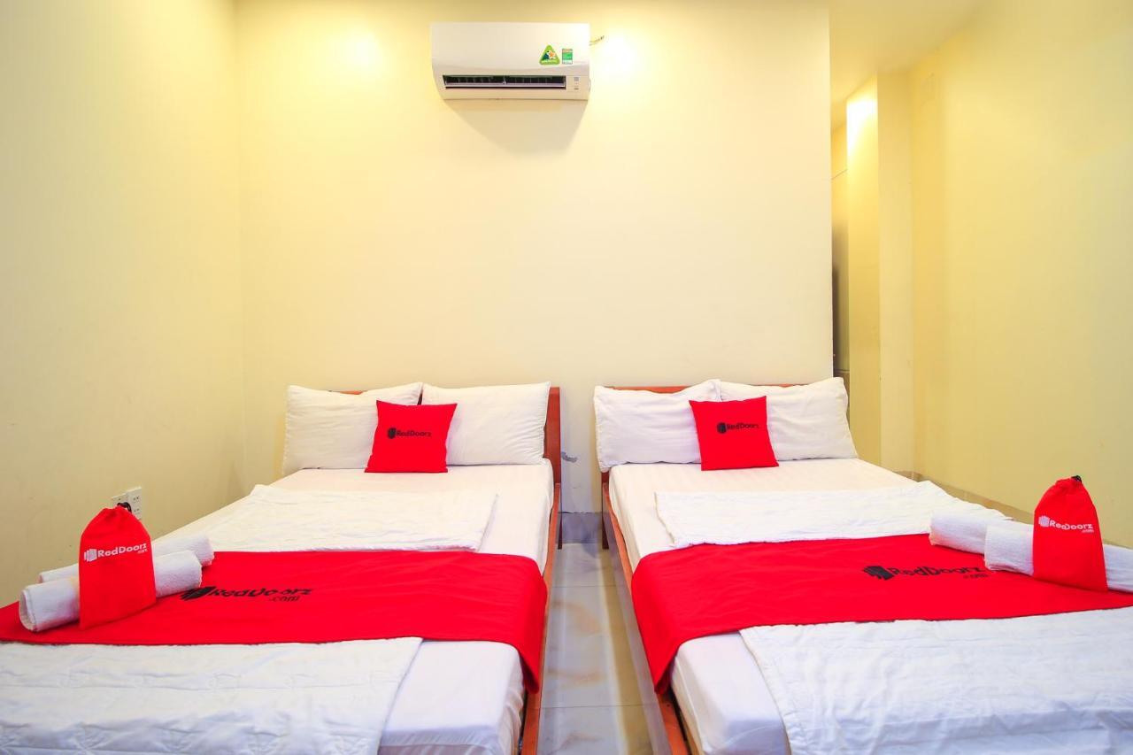 Reddoorz Plus @ Dong Den Street Hotell Ho Chi Minh-staden Exteriör bild