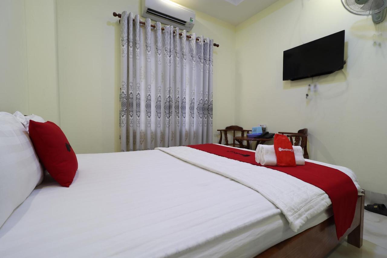 Reddoorz Plus @ Dong Den Street Hotell Ho Chi Minh-staden Exteriör bild